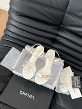 MID-HEEL 35 MM SANDAL IN WHITE SHEEPSKIN